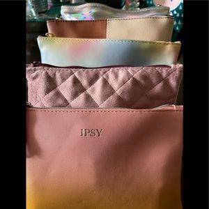 5 filled Ipsy bags for 15$